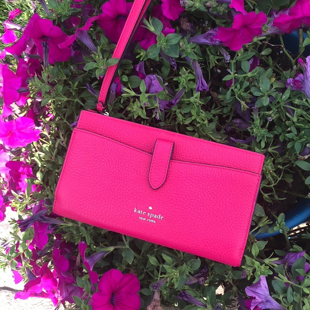 Kate Spade wallet Leila Phone wristlet bright rose